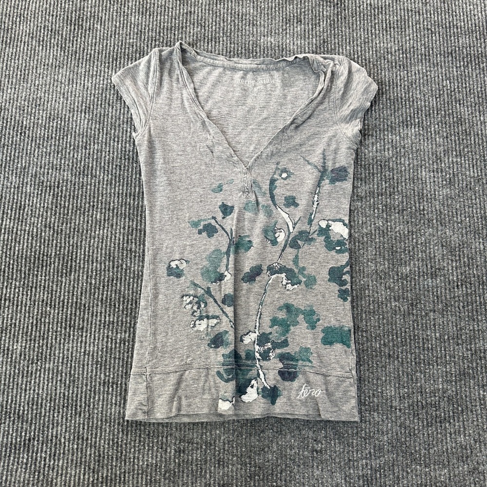 Aeropostale Womens V Neck Graphic Tee XS Gray Floral Cotton Modal Blend - Picture 1 of 7